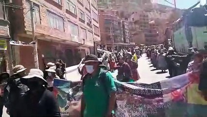 Marcha de cocaleros de Adepcoca reclama la liberación de su presidente, Freddy Machicado
