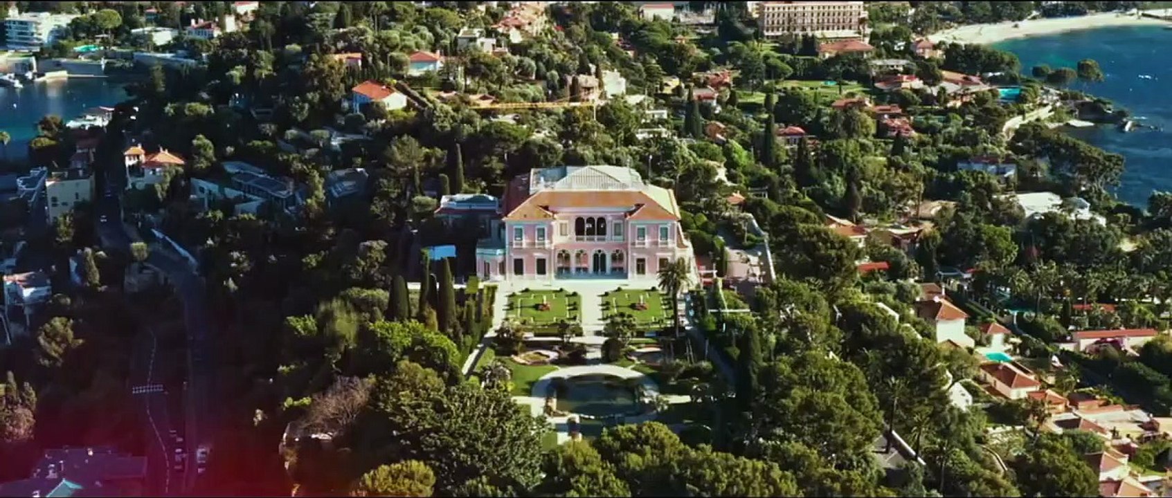 Pourris gâtés Bande-annonce (EN)