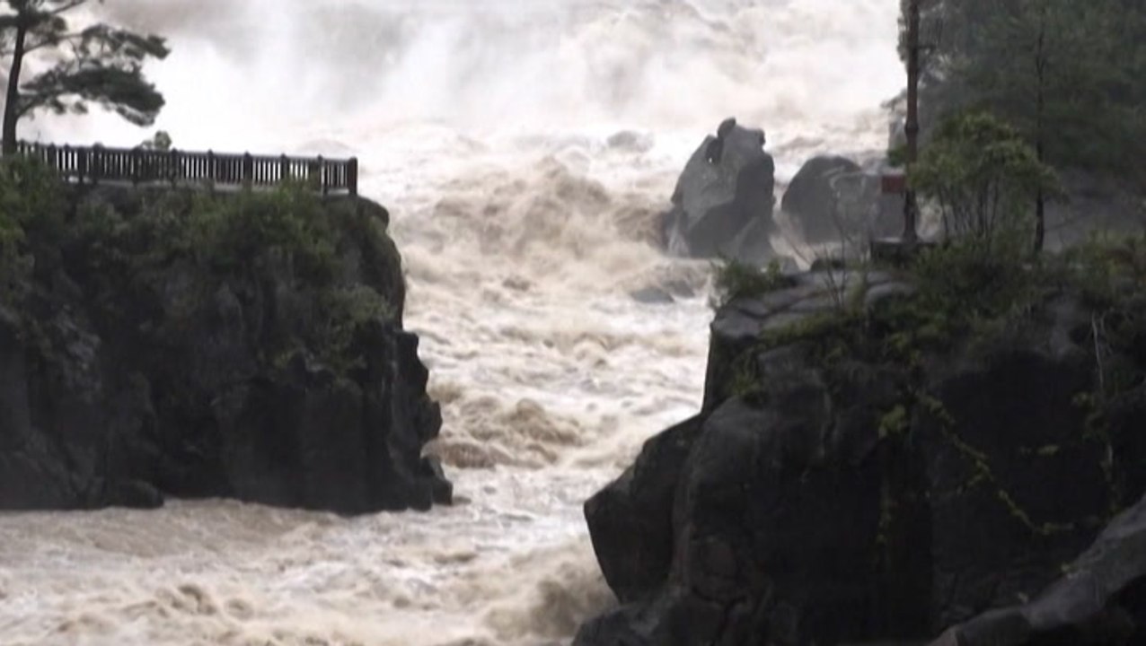 Typhoon Nanmadol sweeps through Japan