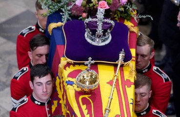 Queen Elizabeth's coffin interred