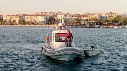Denizde kaybolan genç, 24 saat sonra sağ olarak bulundu