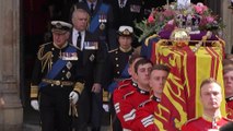 Solemne ceremonia fúnebre despidió a Isabel II