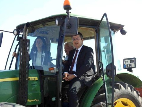 Edirne'nin Sarı Çiçeği Kanola Projesi ile çiftçilere tohum dağıtıldı