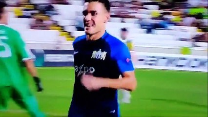 On me voit, on me voit plus... Joueur de foot magicien