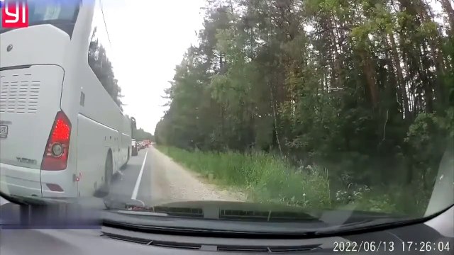 Instant Karma pour un conducteur un peu trop pressé