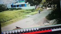 नेपाल निवासी सुंदर नौकरानी लूट करने के बाद कैसे भाग रही, अब पुलिस तलाश रही : देखें वीडियो