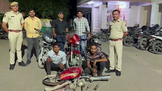 एक शातिर वाहन चोर व वाहन खरीदने वाला कबाड़ी गिरफ्तार