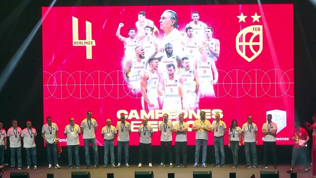 La selección española de baloncesto celebra su cuarto Eurobasket