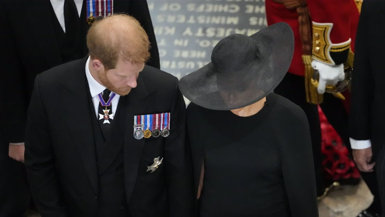 Sie tun es wieder: harry und meghan halten händchen