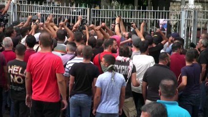 Manifestantes exigem libertação de "assaltantes" que recuperaram poupanças