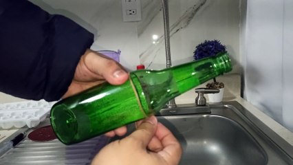 Cómo cortar una botella para hacer un vaso