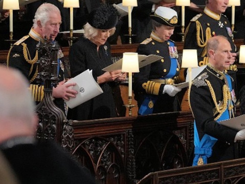 Beisetzung der queen: darum blieb der platz vor charles iii. frei