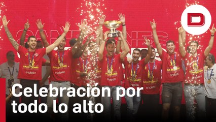 La selección española celebra por todo lo alto su cuarto Eurobasket
