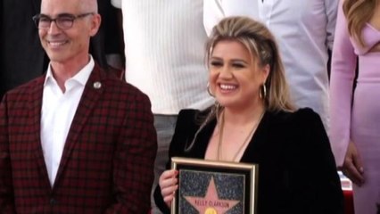 Una stella sulla Walk of Fame per la cantante Kelly Clarkson
