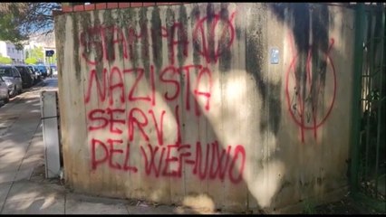 Scritte "no vax" davanti la sede dell'Ordine dei giornalisti a Palermo