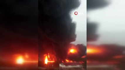 Yıldırım düşen petrol rafinerisinde ortalık cehenneme döndü