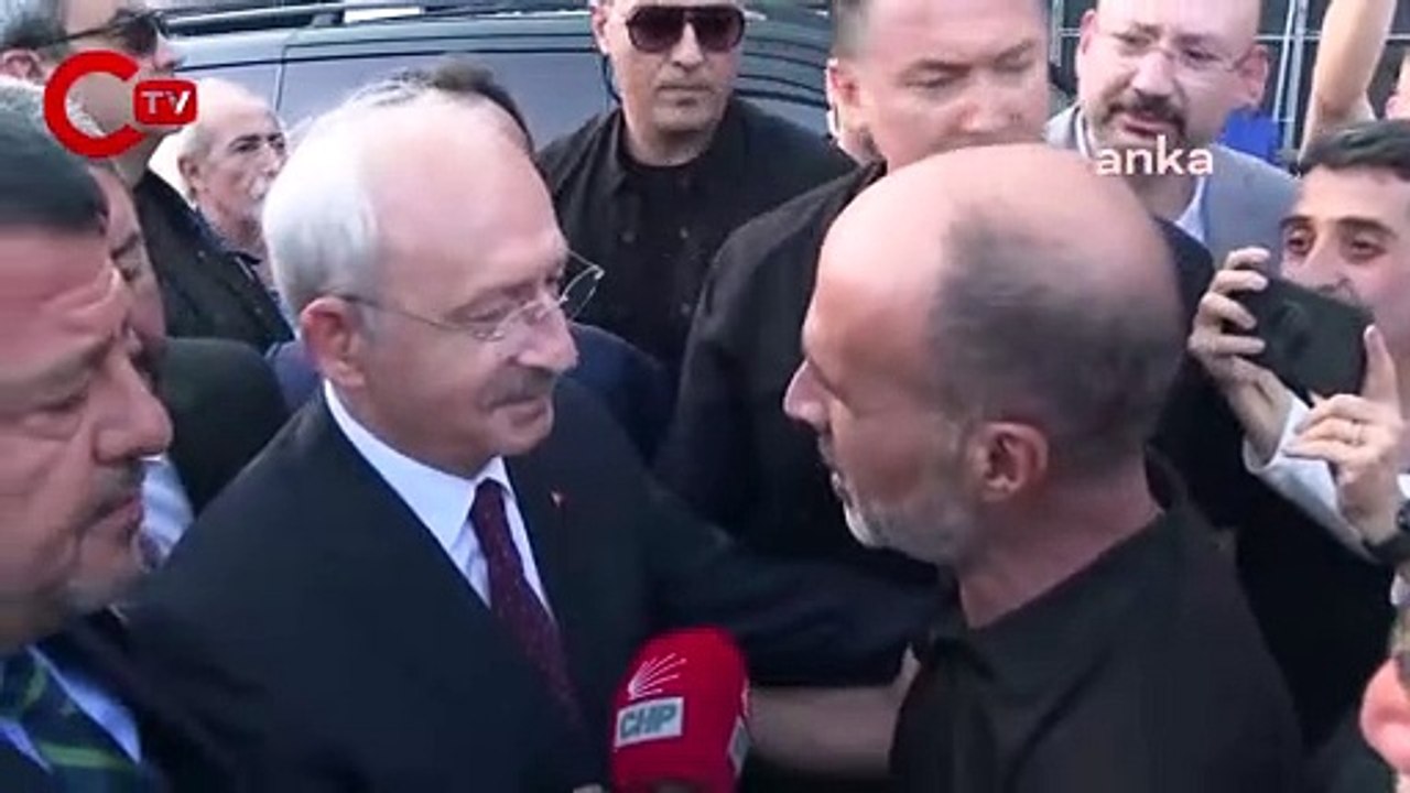 Kılıçdaroğlu, “Helal olsun, gel kucaklaşalım” diyerek vatandaşa sarıldı