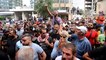 محتجون يطالبون بالإفراج عن الموقوفين بسبب اقتحام المصارف