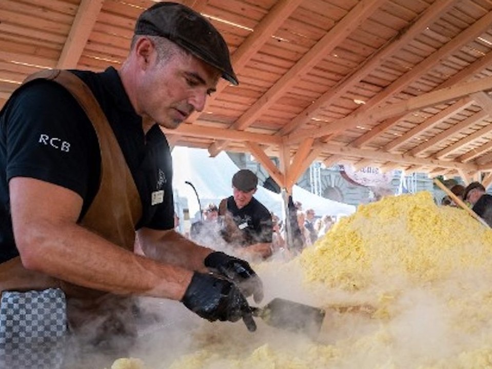 Riesen-Rösti: Schweizer stellen leckeren Weltrekord auf
