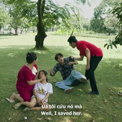 Cứu bé gái bị vu oan là người xấu và bài học nhân quả rơi nước mắt