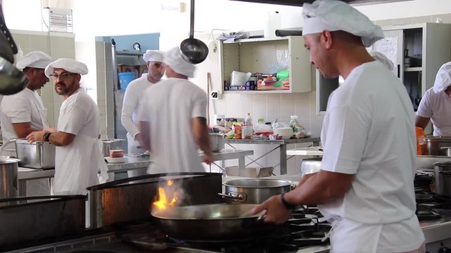 In carcere con il cappello da chef, a Perugia 17 detenuti sognano di diventare cuochi