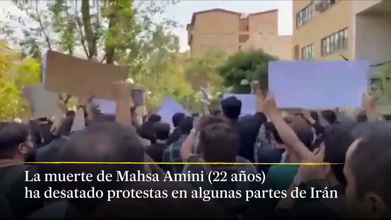 Los jóvenes iraníes protestan en Teherán tras la muerte de Mahsa Amini