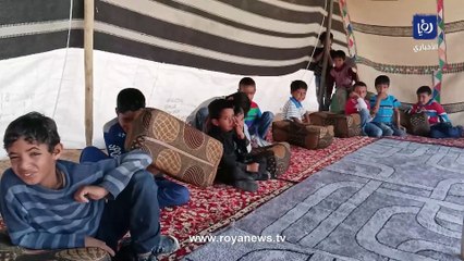 معان.. أهالي قرية الثغرة يمنعون أبناءهم من الذهاب إلى المدارس ويواصلون الاعتصام حتى إنهاء مشكلة المياه جذريا