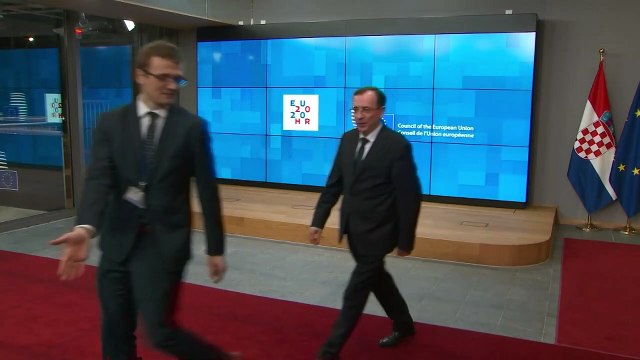 Polonia entrega pastillas de yodo a todos sus bomberos