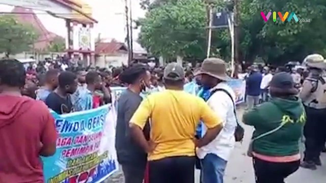 PANAS! Ribuan Warga Papua Geruduk Gedung DPR