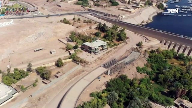 تصوير جوي لأعمال تنفيذ محور بديل خزان اسوان على النيل بمحافظة اسوان