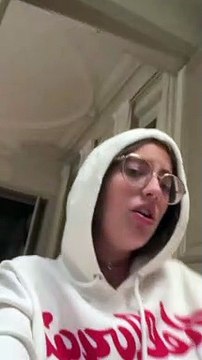 Elisa Huster : La fille de Francis Huster et Cristiana Reali fait des révélations sur un ancien job d'étudiant chez McDonald's