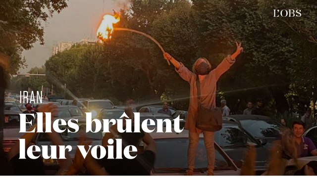 En Iran, les femmes se révoltent et brûlent leur voile contre l'oppression policière