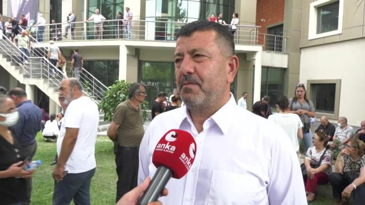 Elazığ haberleri! CHP Kurmayları, AKP Elazığ İl Başkanlığı'nın Afişlerine Tepki Gösterdi: "Yolumuzda Yürümeye Devam Edeceğiz.