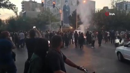 İran'da Mahsa Amini için başlayan gösteriler sürüyor