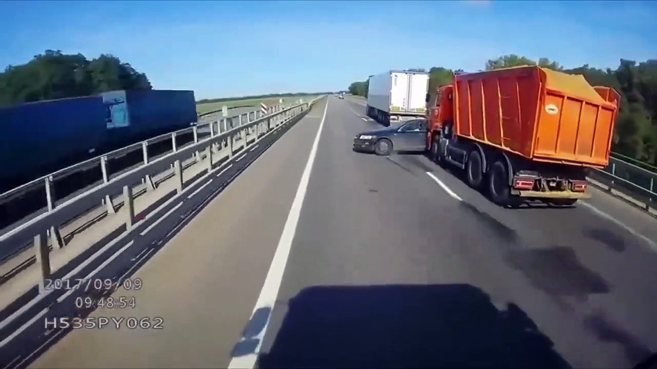 Super Car crash compilation #29 Latest Idiots in cars compilation  2022