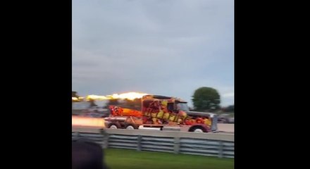 Tractomula a una velocidad supersónica