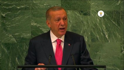 Erdoğan: Yunanistan hukuksuz pervasız geri itmeleriyle Ege'yi mülteci mezarlığına çevirmektedir