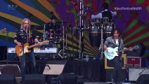 Out of Touch - Hall & Oates (live)