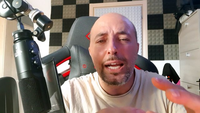 Scatta il Primo bacio al GF Vip, il momento caldo in piscina tra i due Vip