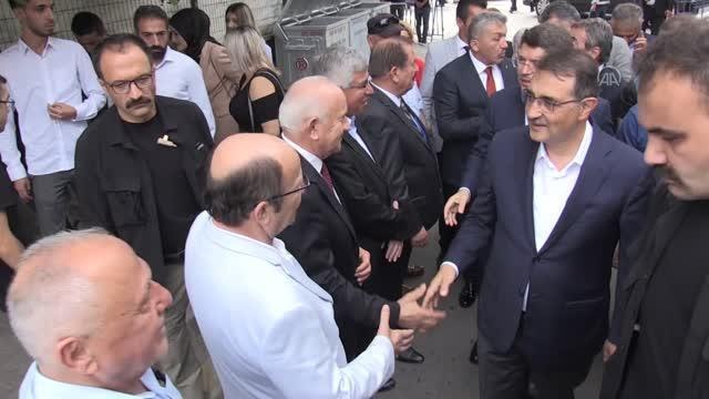 Enerji ve Tabii Kaynaklar Bakanı Dönmez, madencilerle buluştu