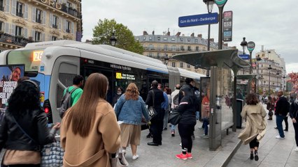 «J’ai dû reprendre la voiture, ça va plus vite que le bus» : la colère gronde à Paris