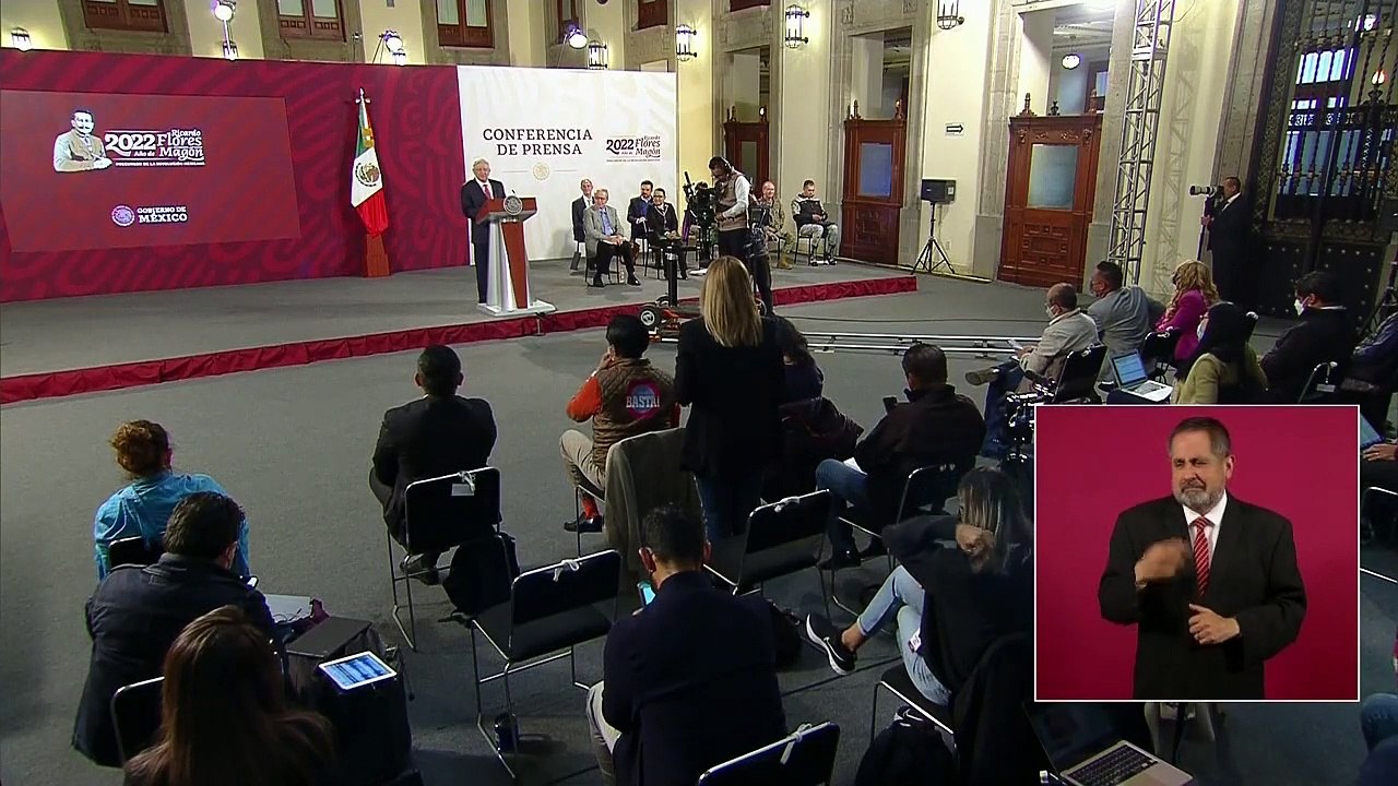 López Obrador defiende a Ebrard de críticas por selfie; "es un extraordinario servidor"