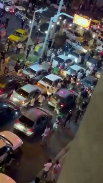 İran'da başörtüsü isyanı! Mahsa'nın ölümü sonrası halk sokaklara döküldü