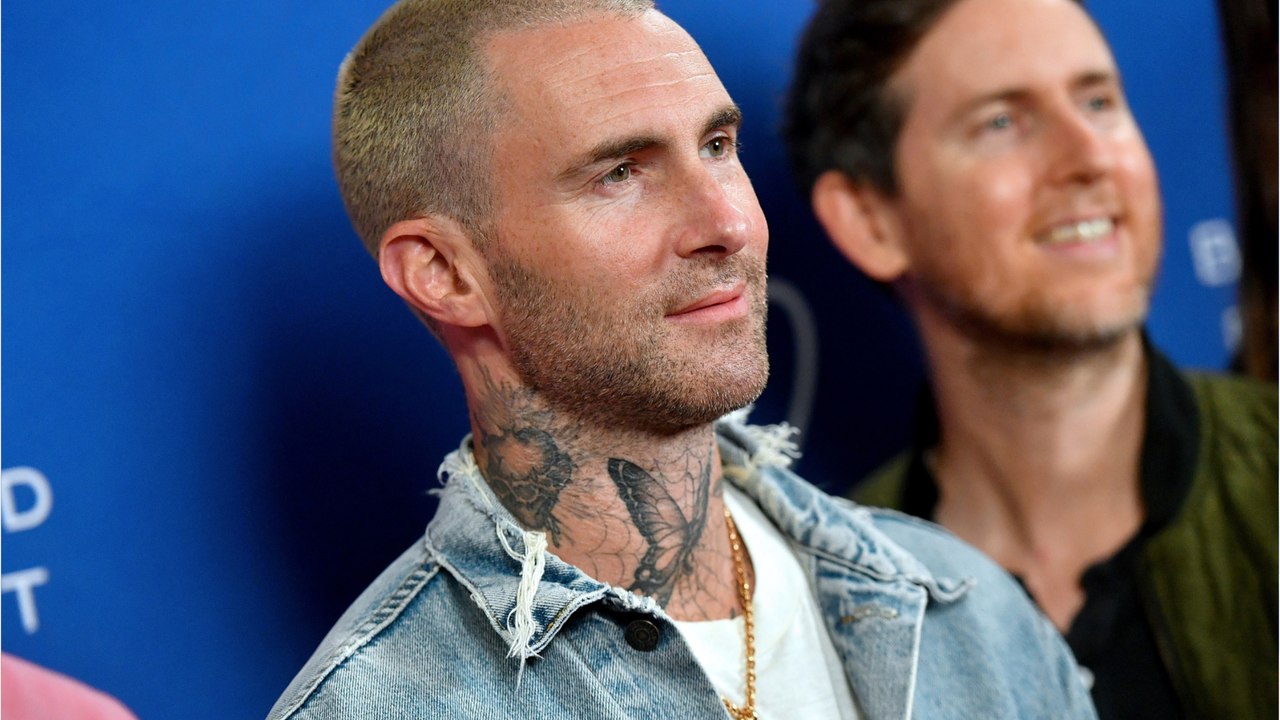 VOICI - Adam Levine (Maroon 5) : accusé d'avoir trompé sa femme Behati Prinsloo, le chanteur admet avoir « franchi une ligne " (1)
