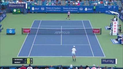 Murray outlasts Wawrinka in battle of the veterans