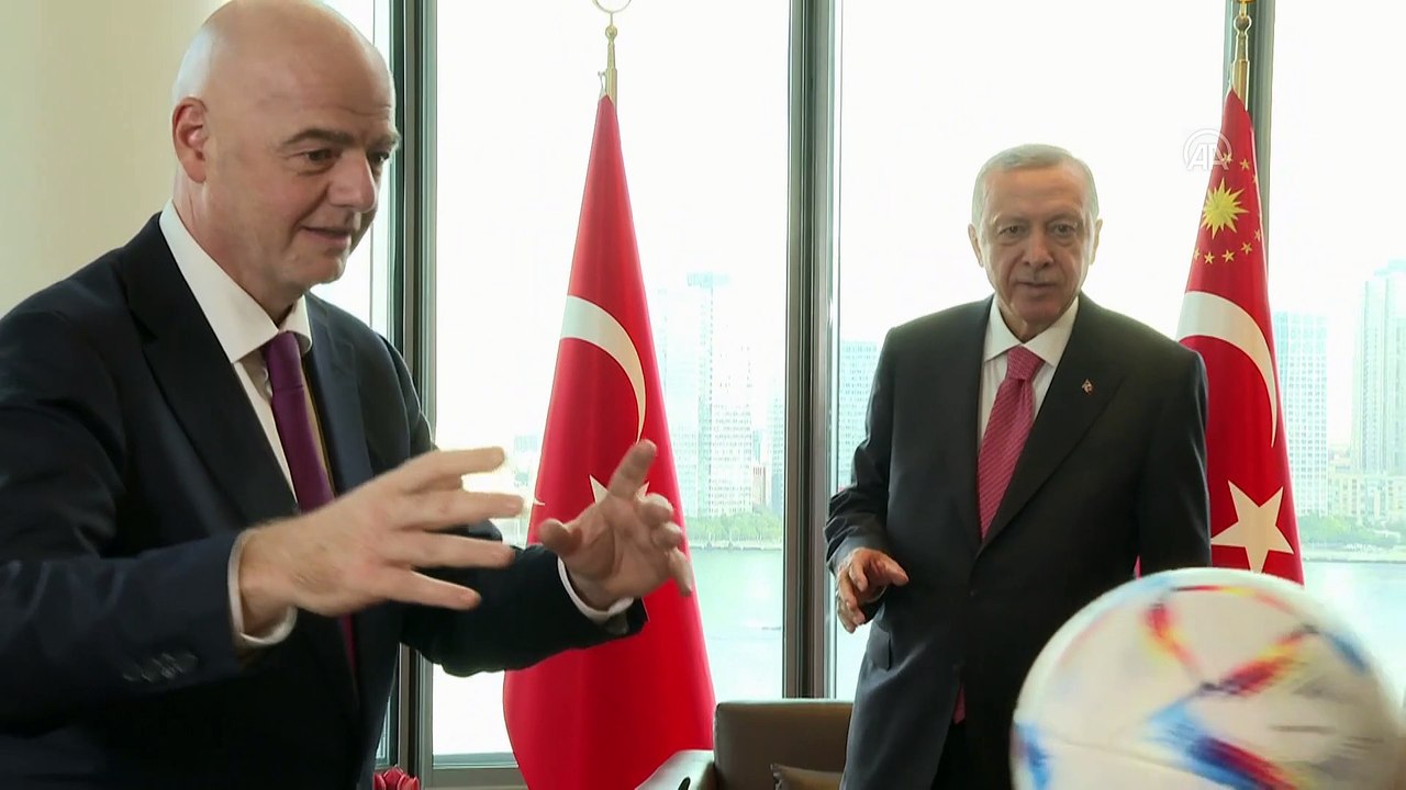 Cumhurbaşkanı Erdoğan, FIFA Başkanı Infantino'n...