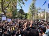 İran'da protestoların dozu artıyor! Halk tek bir ağızdan ''İslam Cumhuriyeti istemiyoruz'' sloganları atıyor