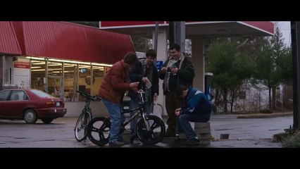 Super Dark Times Bande-annonce (DE)