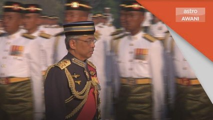 Hari Pahlawan | Agong, Permaisuri hadiri sambutan penuh istiadat