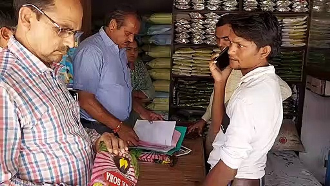 दौसा.  किसानों को खाद उपलब्ध कराने के निर्देश